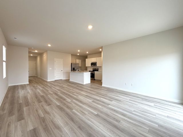 919 Moray Ln, Clarksville, TN 37043