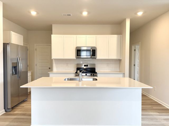 919 Moray Ln, Clarksville, TN 37043