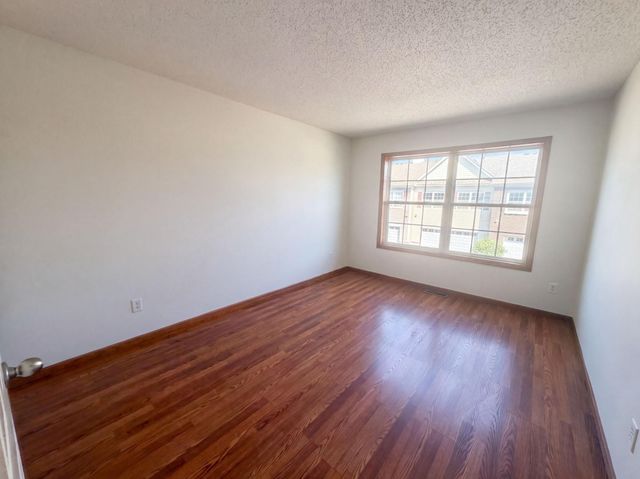 7231 Jewel Lane N 702, Maple Grove, MN 55311
