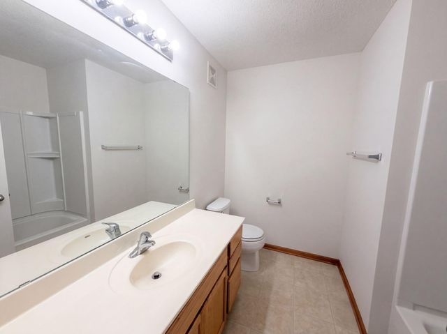7231 Jewel Lane N 702, Maple Grove, MN 55311