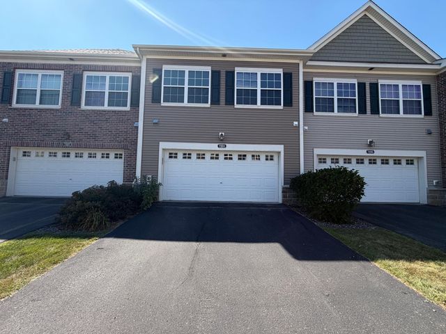 7231 Jewel Lane N 702, Maple Grove, MN 55311