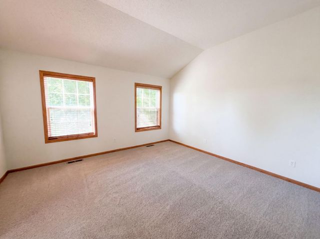7231 Jewel Lane N 702, Maple Grove, MN 55311