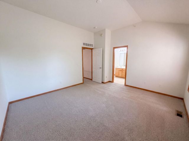 7231 Jewel Lane N 702, Maple Grove, MN 55311