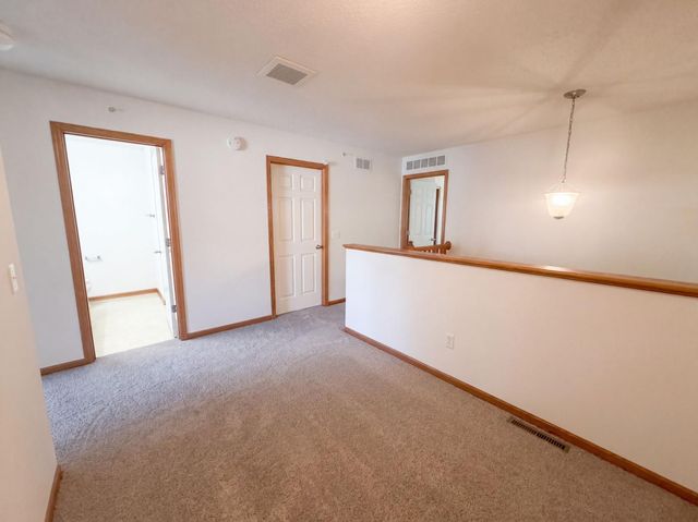 7231 Jewel Lane N 702, Maple Grove, MN 55311