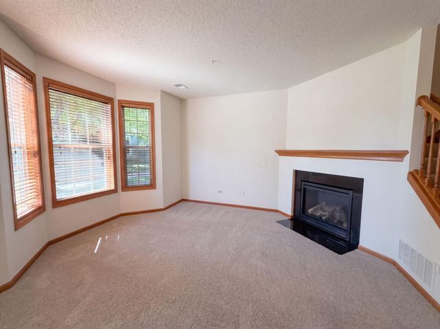 7231 Jewel Lane N 702, Maple Grove, MN 55311