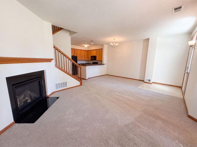 7231 Jewel Lane N 702, Maple Grove, MN 55311