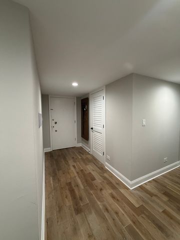 124 Carriage Way Drive 209B, Burr Ridge, IL 60527
