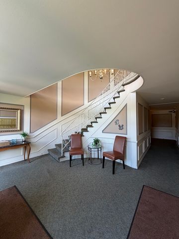 124 Carriage Way Drive 209B, Burr Ridge, IL 60527