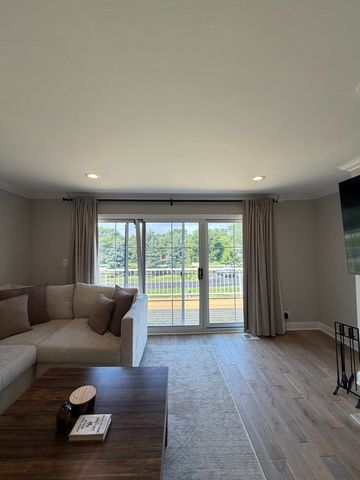 124 Carriage Way Drive 209B, Burr Ridge, IL 60527