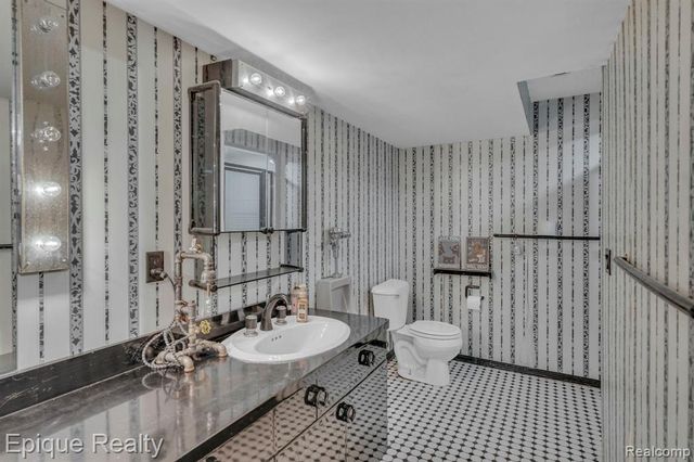 361 Buckingham Avenue, Flint, MI 48507