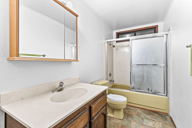 1846 Hart Avenue, Medford, OR 97501