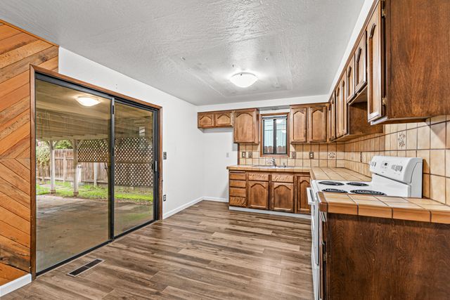 1846 Hart Avenue, Medford, OR 97501