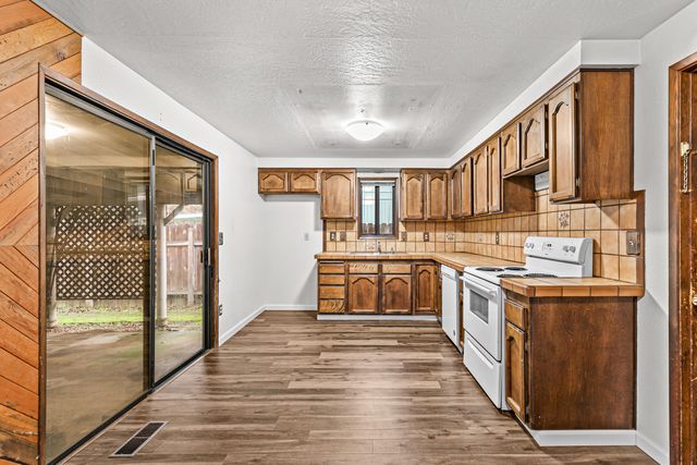 1846 Hart Avenue, Medford, OR 97501