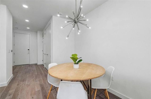 900 S 1st ST 304, Austin, TX 78704