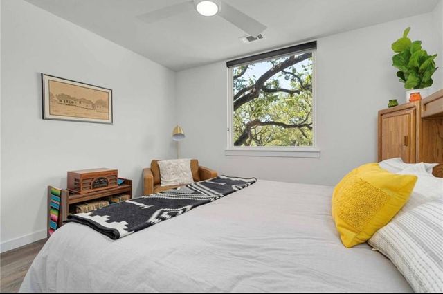 900 S 1st ST 304, Austin, TX 78704