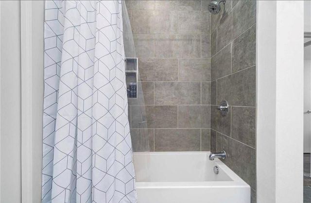 900 S 1st ST 304, Austin, TX 78704