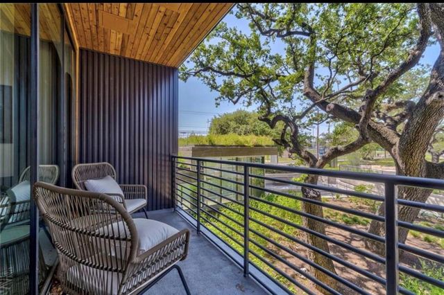 900 S 1st ST 304, Austin, TX 78704