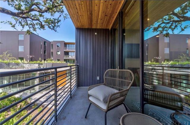 900 S 1st ST 304, Austin, TX 78704