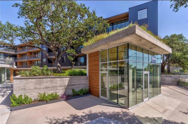 900 S 1st ST 304, Austin, TX 78704