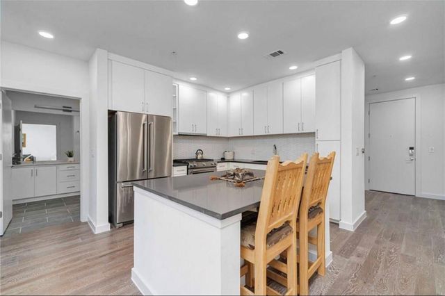 900 S 1st ST 304, Austin, TX 78704