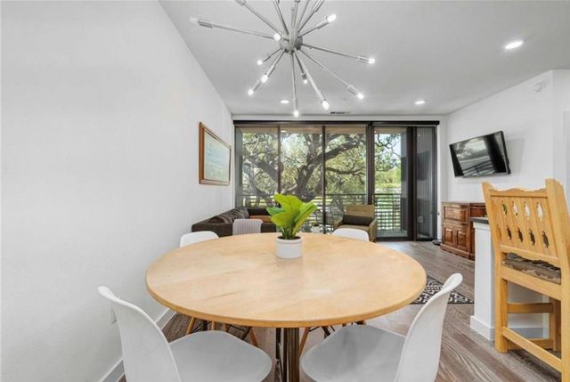 900 S 1st ST 304, Austin, TX 78704