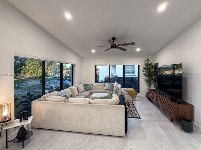 7840 SW 18th Ter, Miami, FL 33155