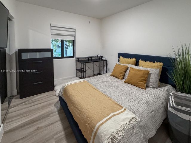 7840 SW 18th Ter, Miami, FL 33155