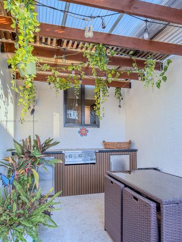 7840 SW 18th Ter, Miami, FL 33155