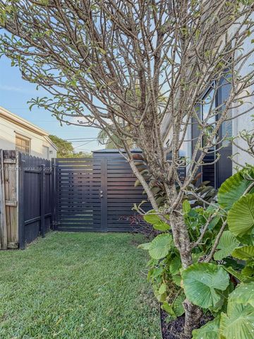 7840 SW 18th Ter, Miami, FL 33155