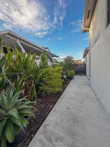 7840 SW 18th Ter, Miami, FL 33155