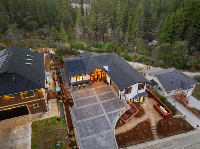 230 Fern Rock Way, Boulder Creek, CA 95006