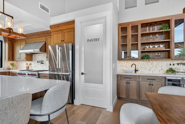 230 Fern Rock Way, Boulder Creek, CA 95006