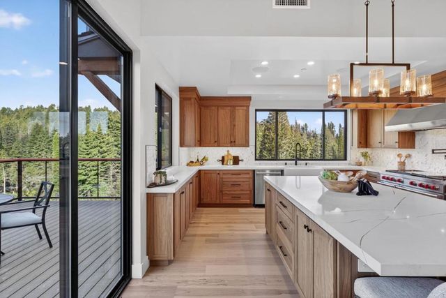 230 Fern Rock Way, Boulder Creek, CA 95006