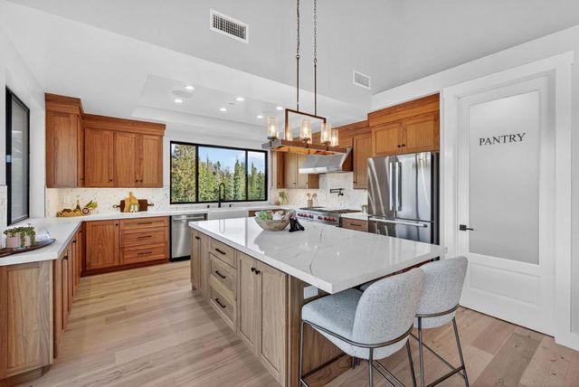 230 Fern Rock Way, Boulder Creek, CA 95006