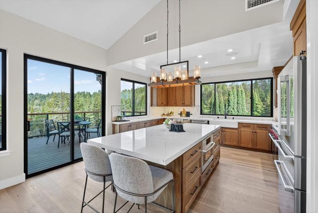 230 Fern Rock Way, Boulder Creek, CA 95006