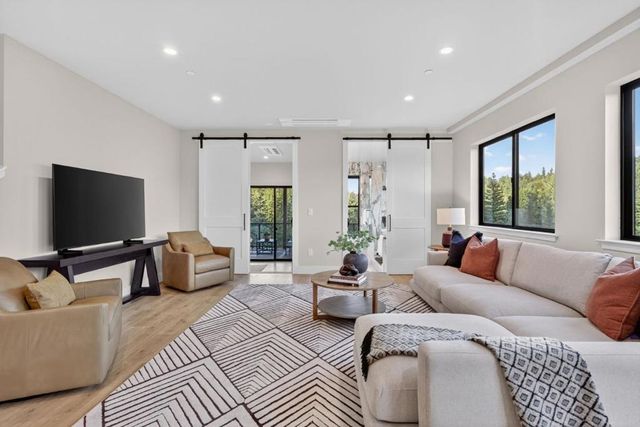 230 Fern Rock Way, Boulder Creek, CA 95006