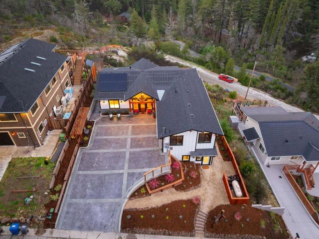 230 Fern Rock Way, Boulder Creek, CA 95006