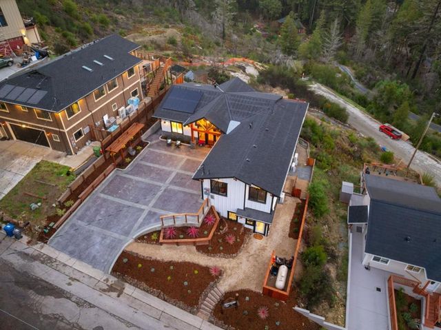 230 Fern Rock Way, Boulder Creek, CA 95006