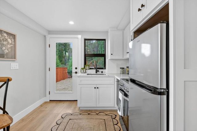 230 Fern Rock Way, Boulder Creek, CA 95006