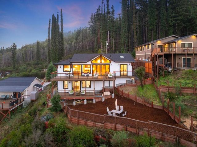 230 Fern Rock Way, Boulder Creek, CA 95006