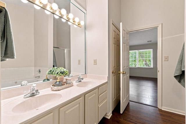 449 Amberley Drive, Lexington, KY 40515