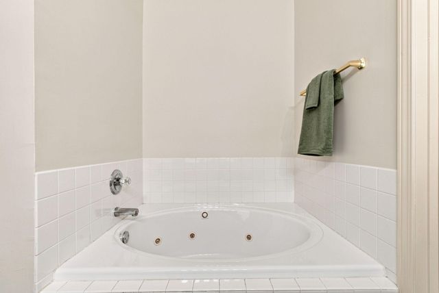 449 Amberley Drive, Lexington, KY 40515