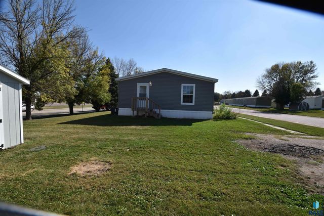 600 N Swan Pl Place, Sioux Falls, SD 57107