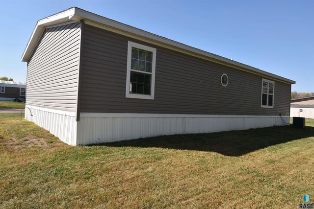 600 N Swan Pl Place, Sioux Falls, SD 57107