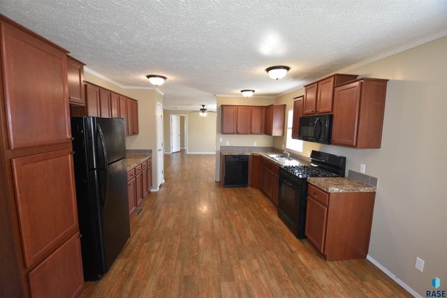 600 N Swan Pl Place, Sioux Falls, SD 57107