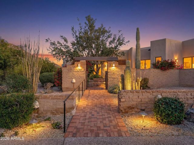 2304 FOX TAIL Trail, Carefree, AZ 85377