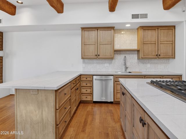 2304 FOX TAIL Trail, Carefree, AZ 85377