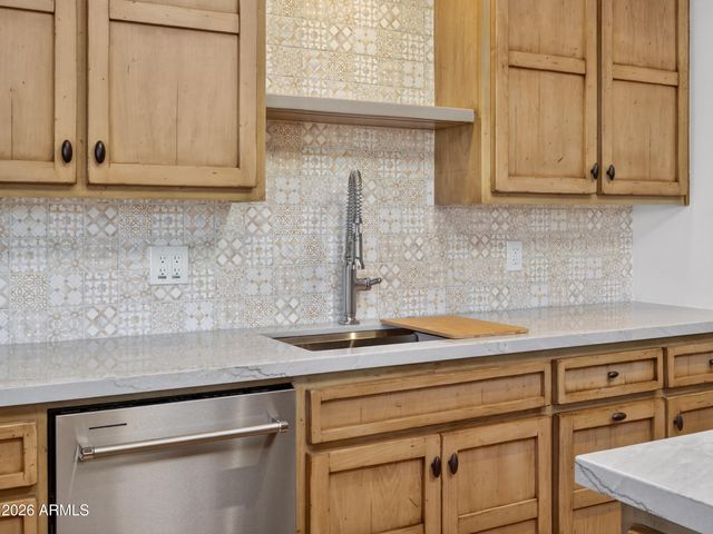 2304 FOX TAIL Trail, Carefree, AZ 85377