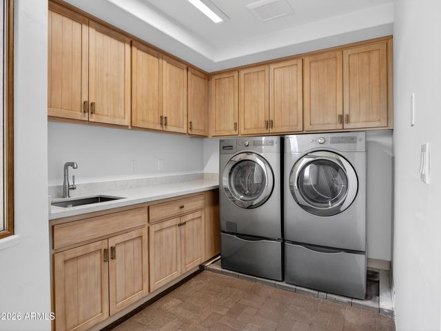 2304 FOX TAIL Trail, Carefree, AZ 85377