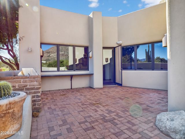 2304 FOX TAIL Trail, Carefree, AZ 85377